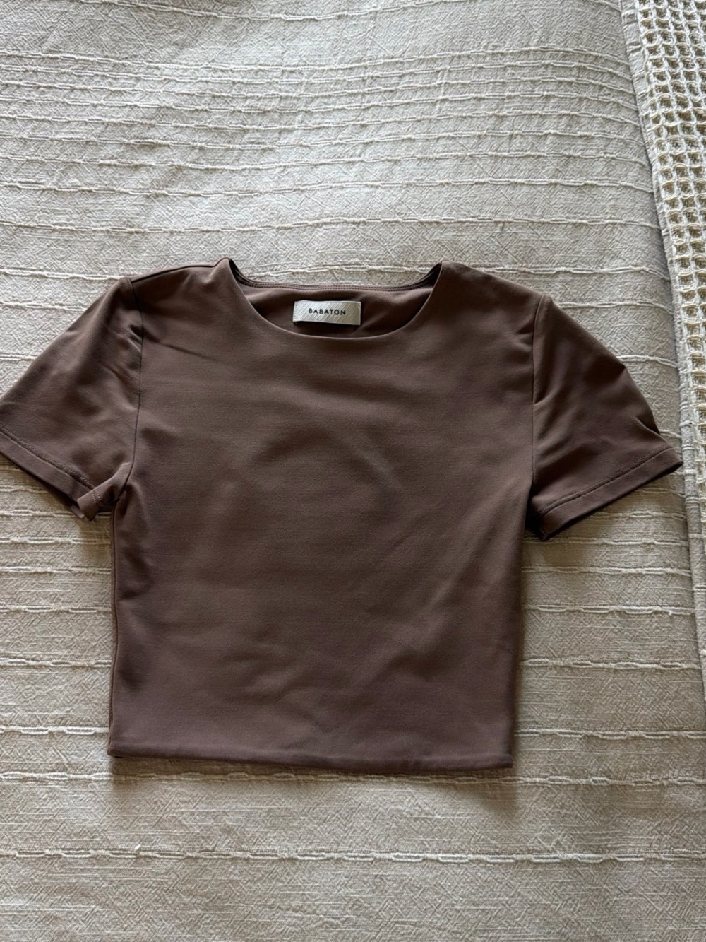 Aritzia Babaton Contour Cropped Top